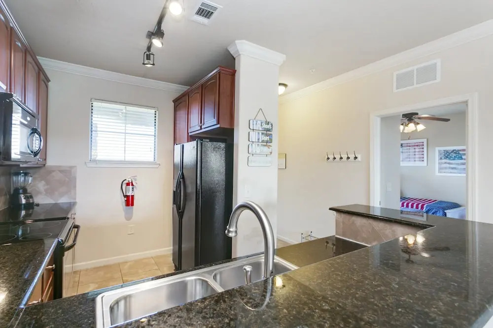 3 Bed 3 Bath Pool View High End Corner Condo