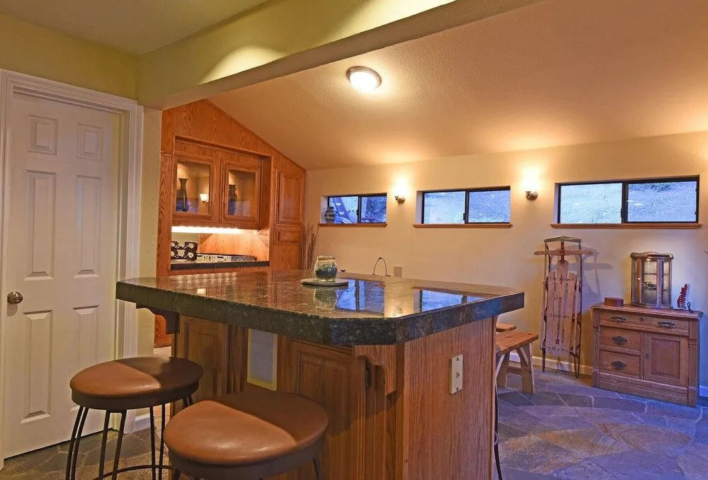 Mountainside Overlook Lake Views & Hot Tub