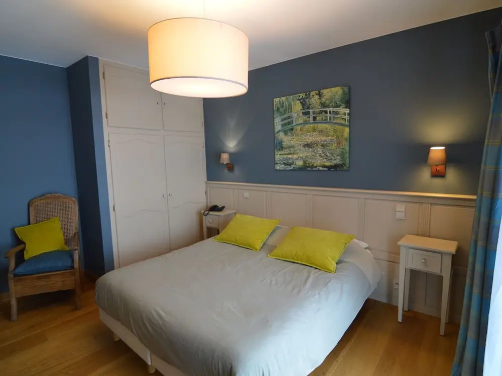 Modern Villa with Shared Pool Nearby Saint-Hubert