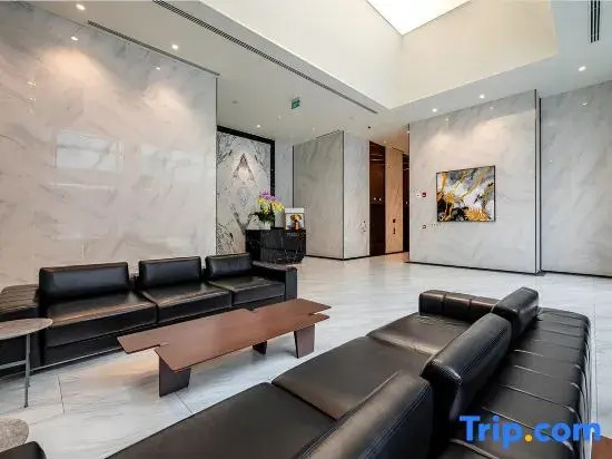 The Emerald Metropole Luxury Apartment
