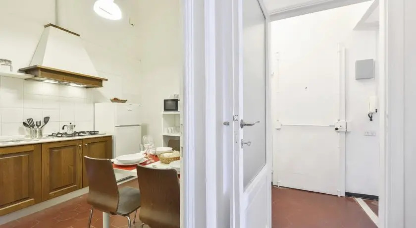 Porta Rossa Suite Halldis Apartments
