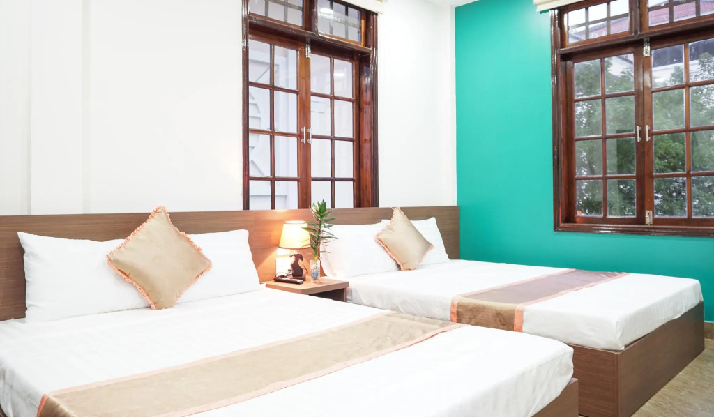 Hưng Long Hostel