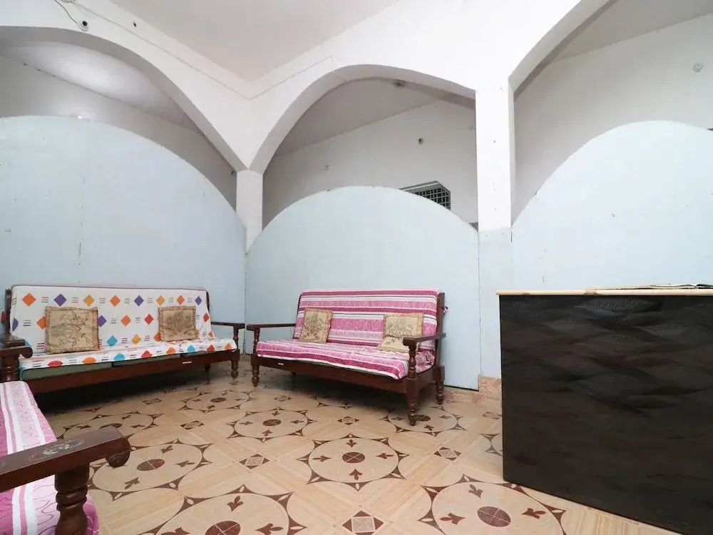 OYO 24823 Amrit Guest House