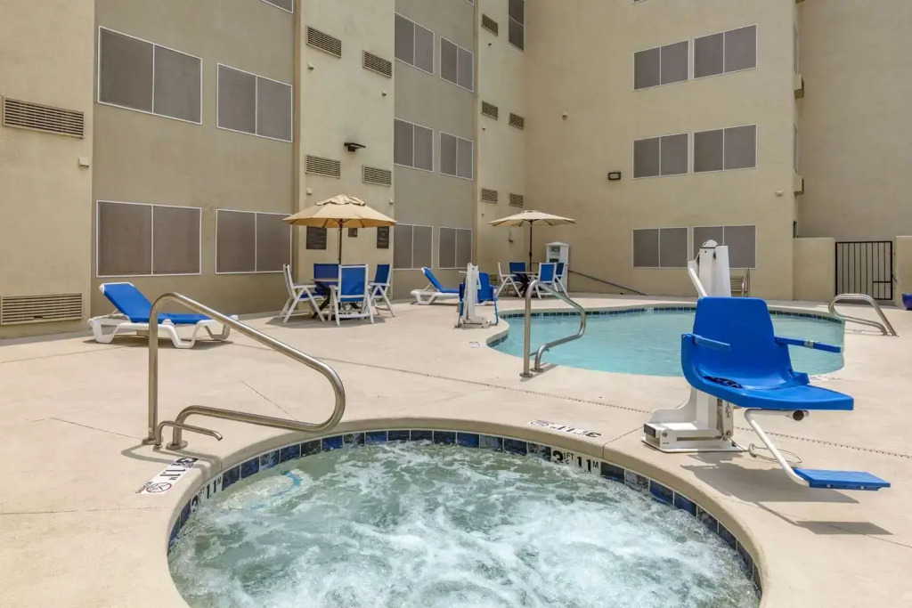 Baymont Inn & Suites