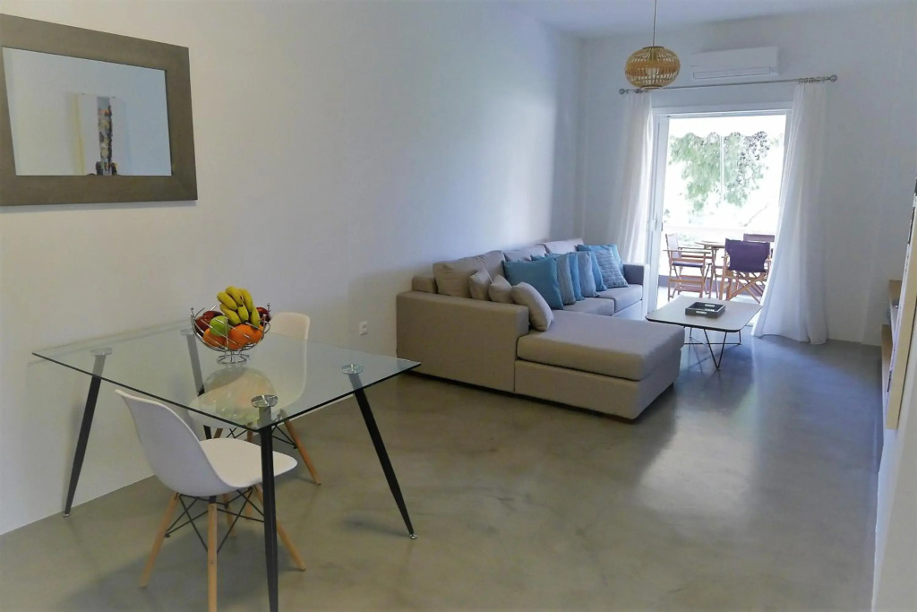 Deluxe Apartment in Vouliagmeni