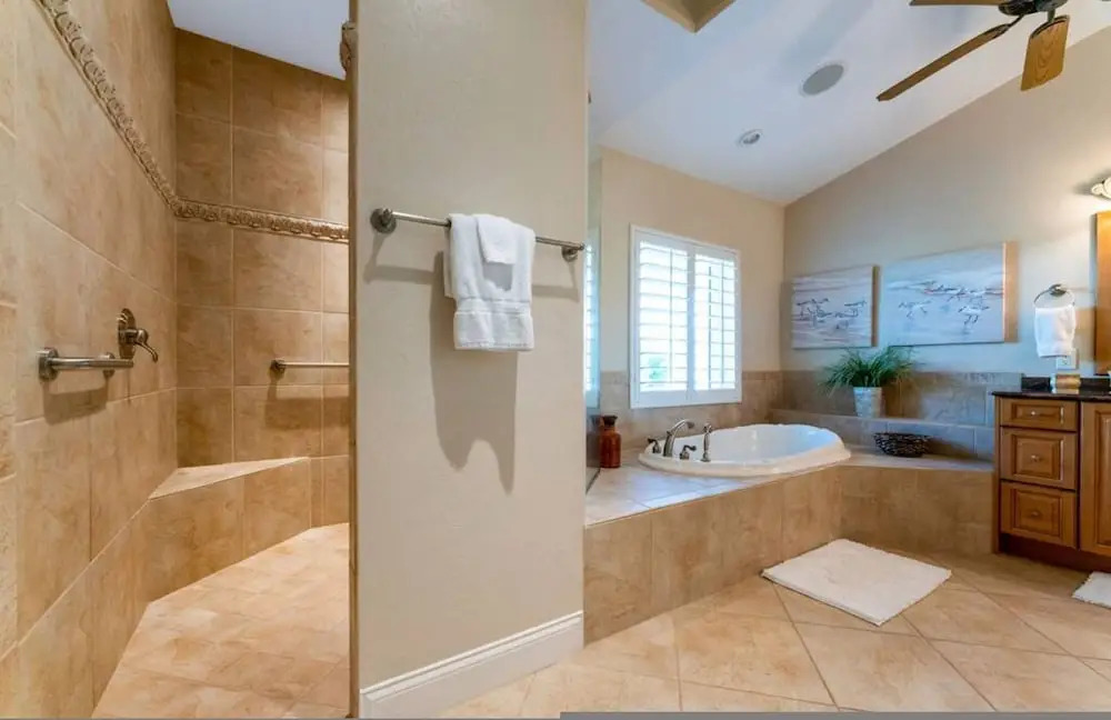 Villa Hibiscus-Waterfront-Free Heated Pool-Dock-Bikes-Other Amenities