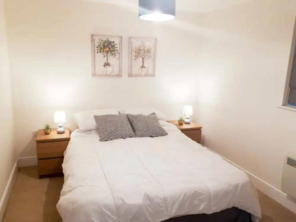 Stylish 1 Bedroom Apartment Near Clifton Triangle