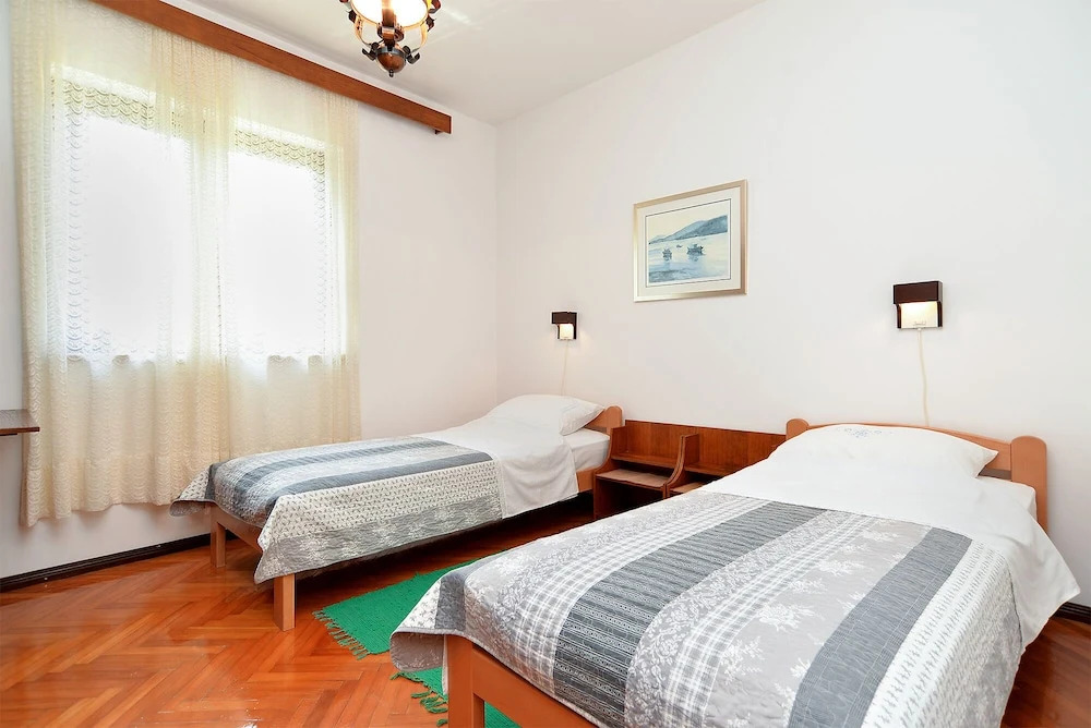 Apartment 1950