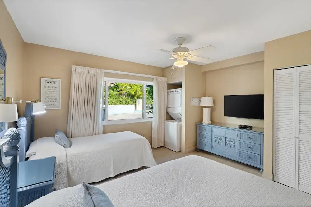 London House Seven Mile Beach Grand Cayman