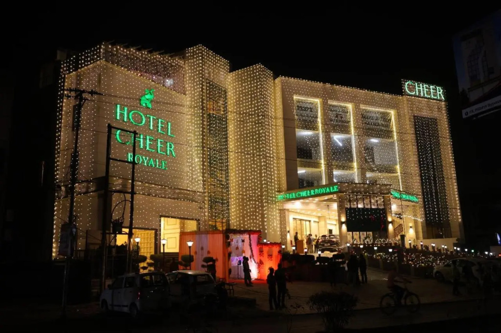 Hotel Cheer Royale