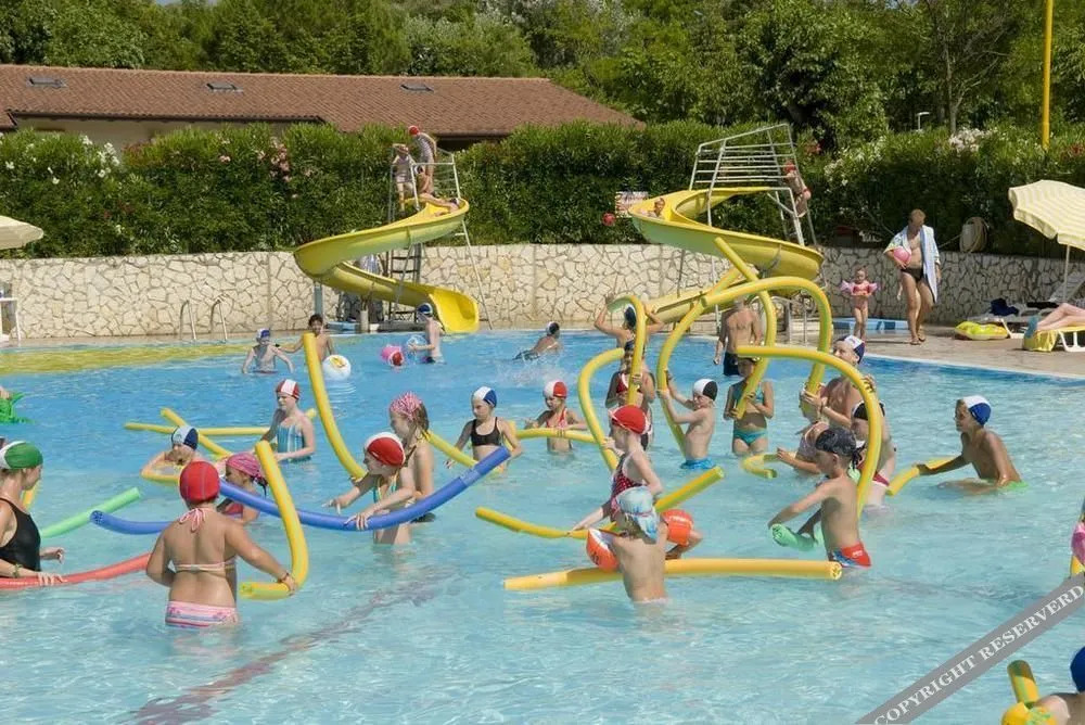 Albatross Mobile Homes on Camping Cisano & San Vito S. p. A
