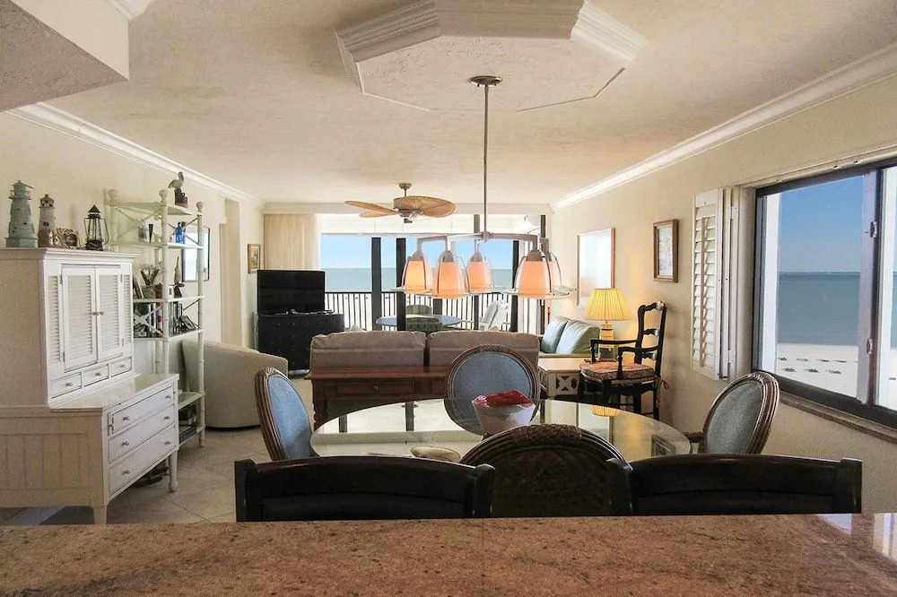 Sunset Condo #805 2 Bedrooms 2 Bathrooms Condo