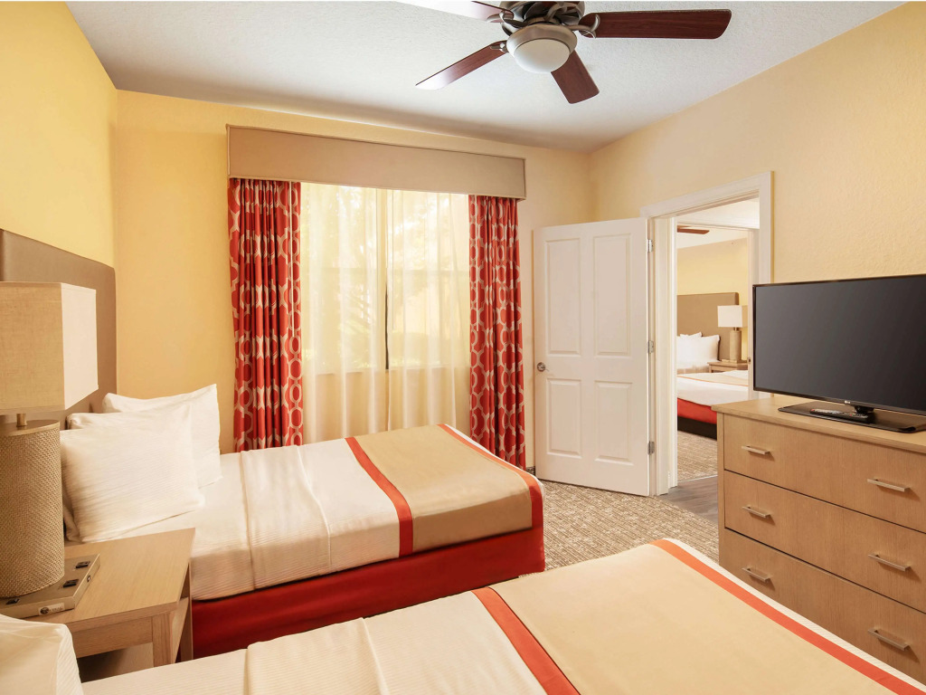 Floridays Orlando Two & Three Bed Rooms Condo Resort