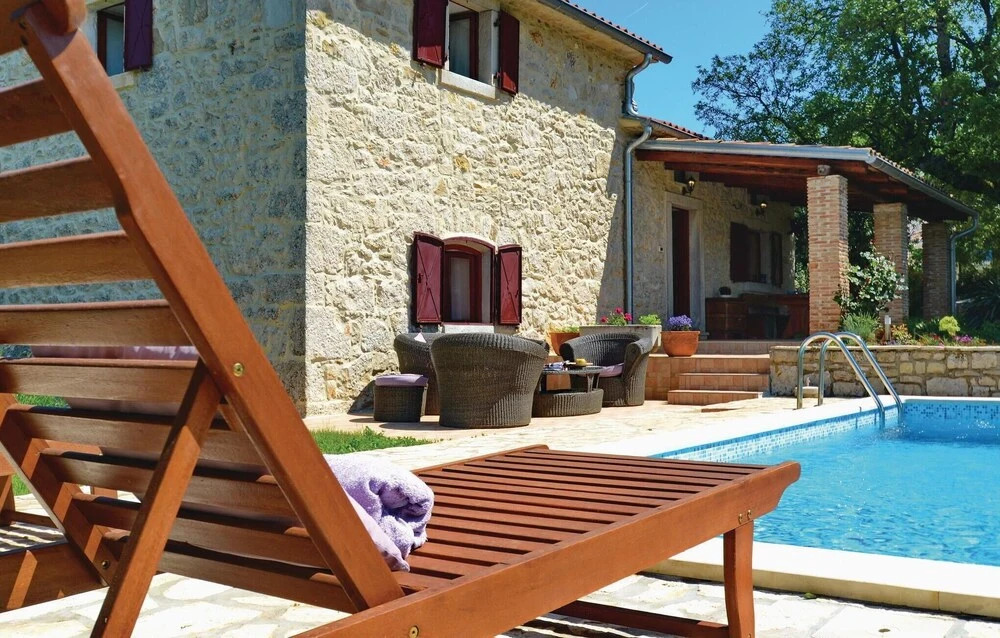 Awesome Home in Gondolici With Wifi and 3 Bedrooms