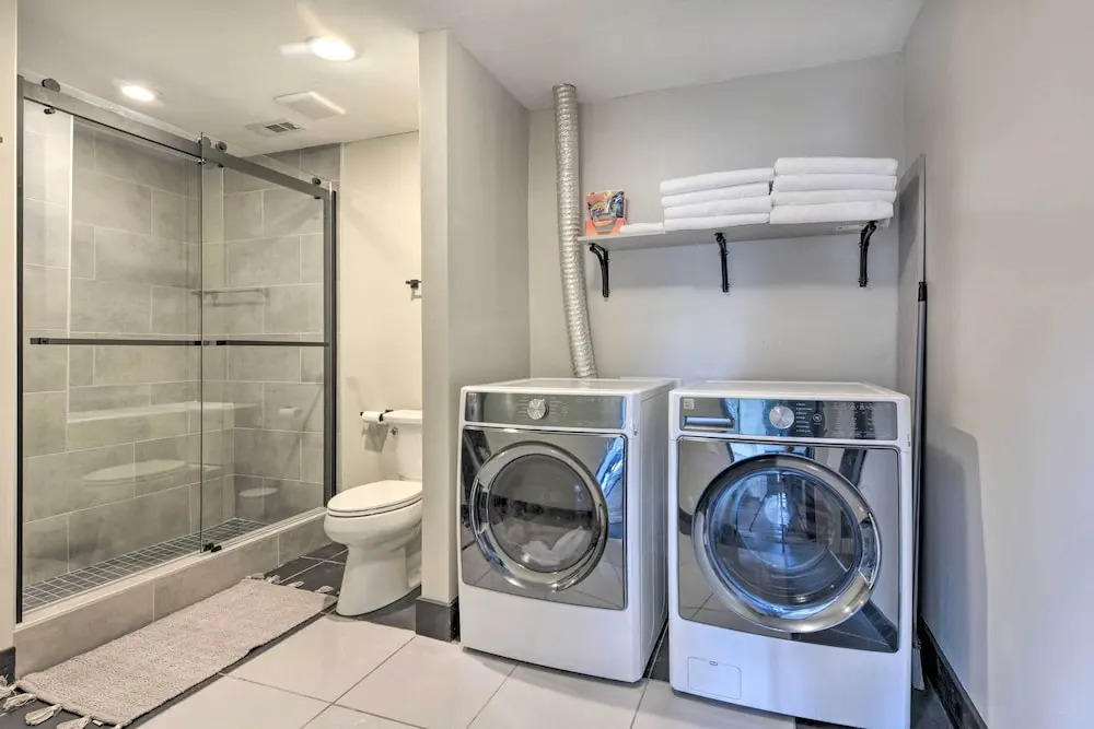 Upscale Loft in the Heart of Dtwn Springfield