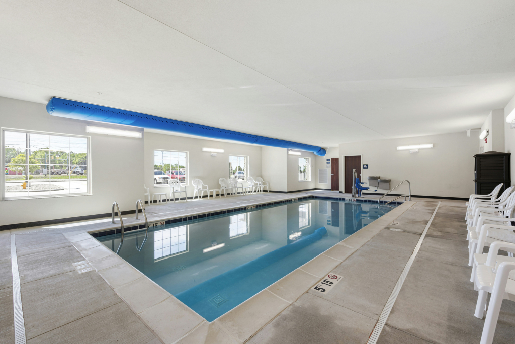 Cobblestone Hotel & Suites - Urbana