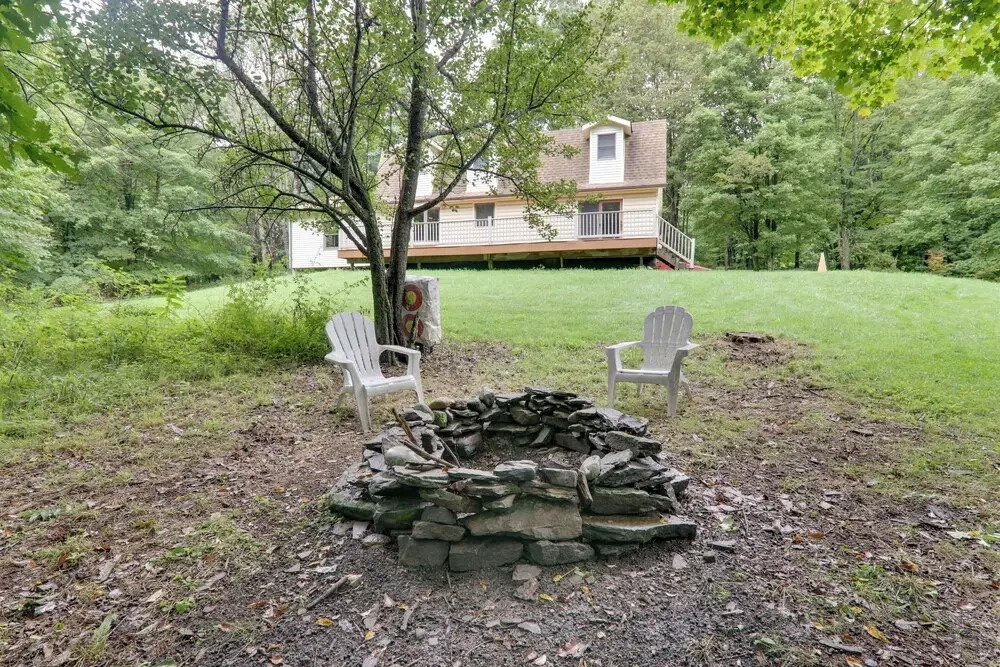 2 Mi to Elk Mountain: Poconos Escape on 11 Acres!
