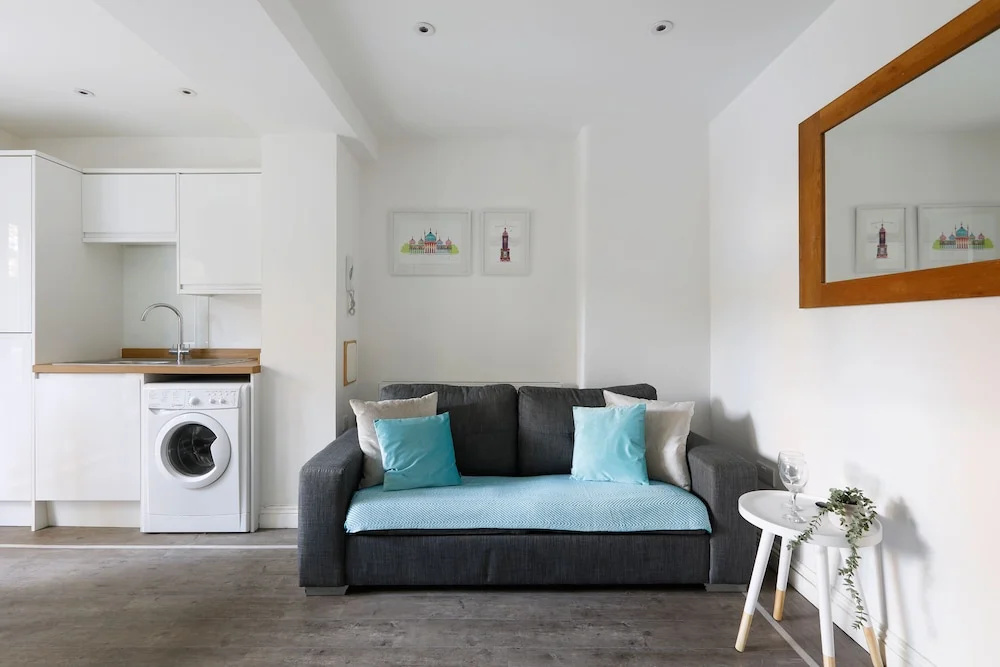 Modern Contemporary 2 Bed With Garden