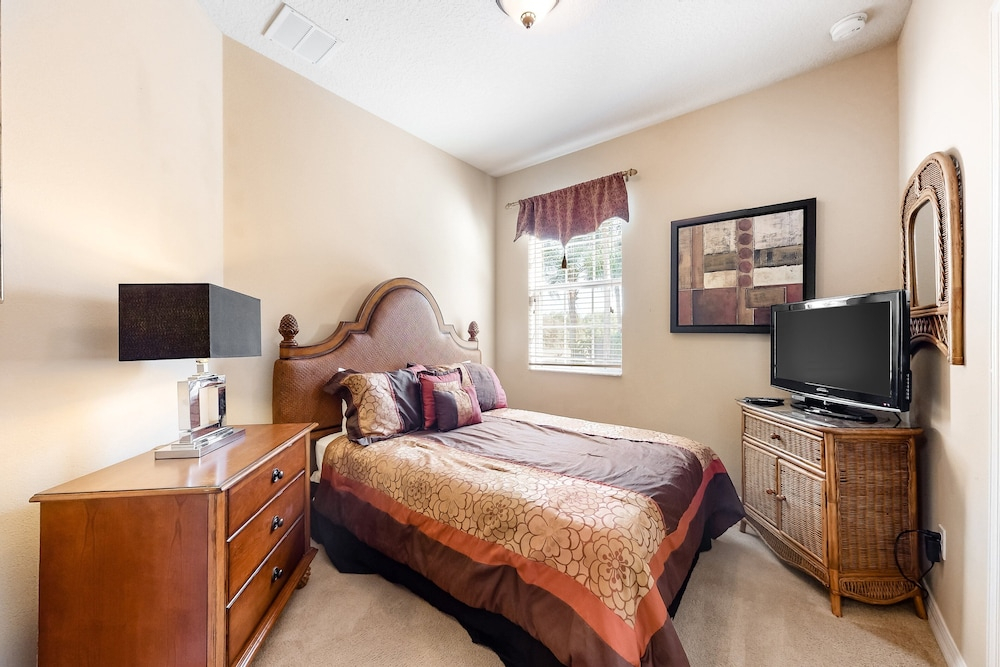Family Home W/shared Pool,wifi,ac,lake Views - Close to Walt Disney World Resort