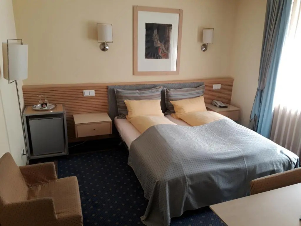City Hotel