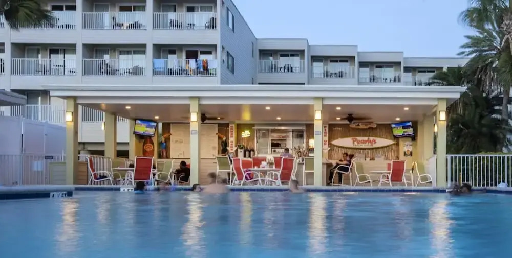 Palm Court a Bayview 2 Bed Suite Heated Pool
