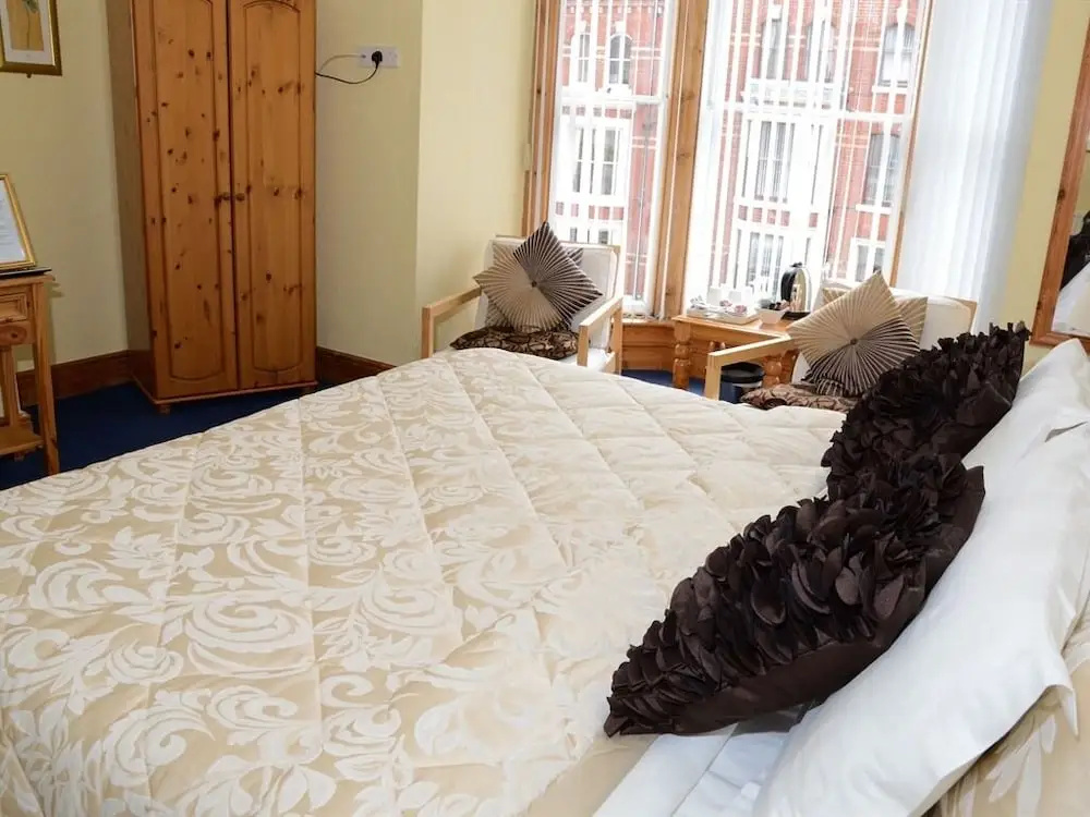 Pinewood Guest House