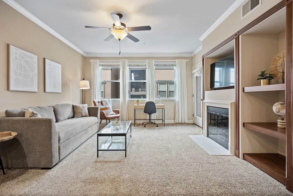 Luxury 2BR 2BA Apartment With Pool Gym Theater