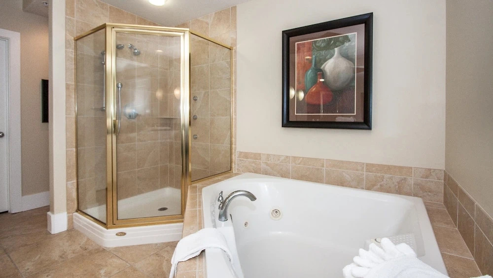 Two Bedroom With Majestic Bay Views - Unit Crc1201