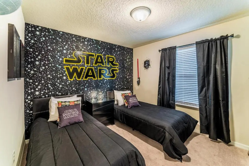 Beautiful townhome with splash pool and game room