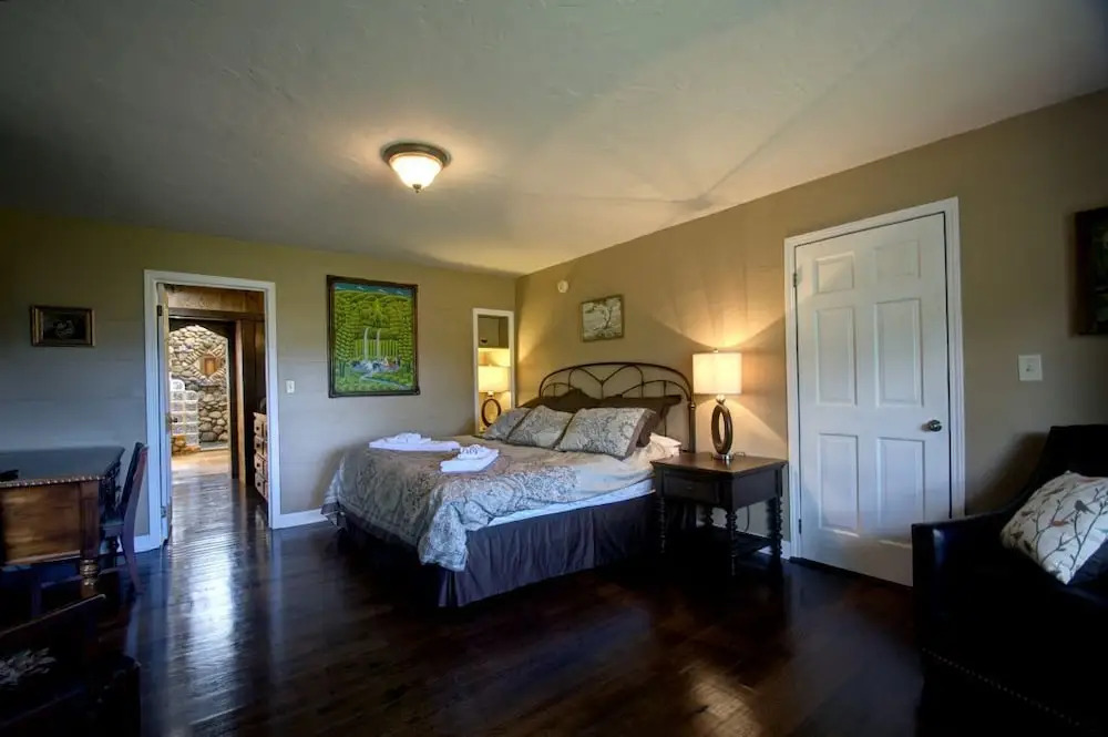 Bullhead Mountain Lodge - 8 Br Home