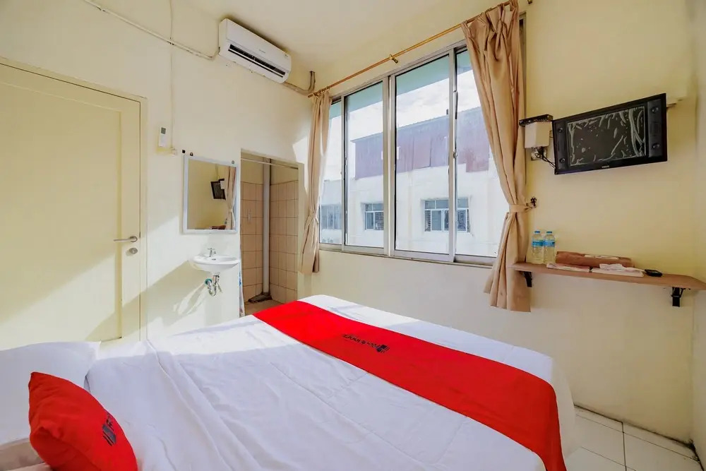RedDoorz near Soekarno Hatta Airport 3