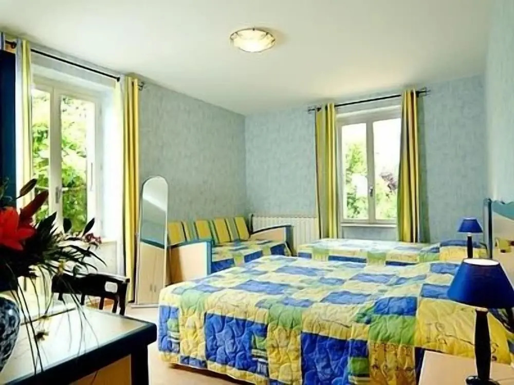 Logis Hotel Des Voyageurs Restaurant La Bonne TablHay