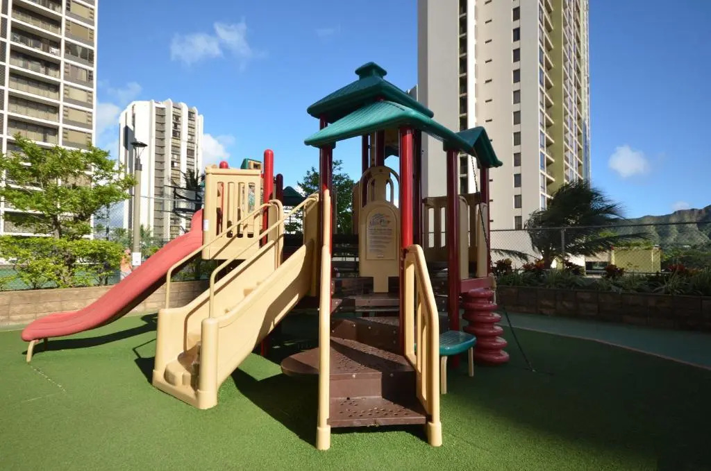 Waikiki Banyan 912 Your Luxurious Escape to Paradise
