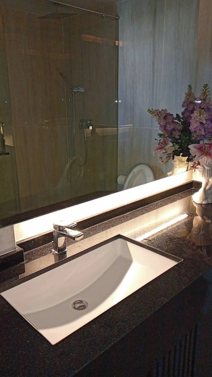 Room-luxury Condo, Chaing Mai Night Baza