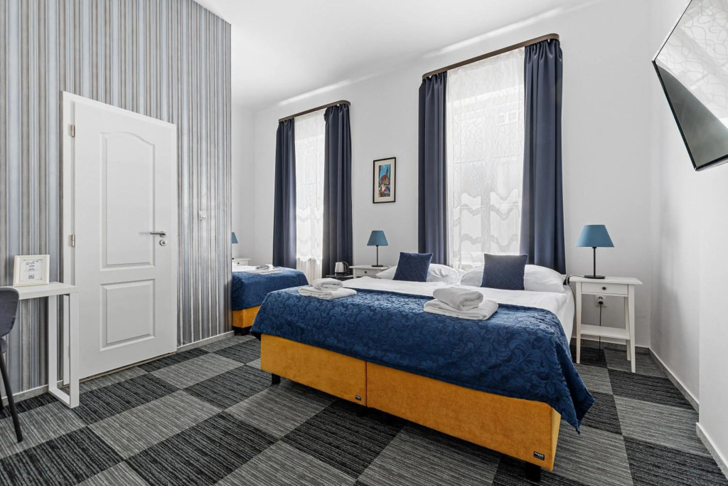BlueBell Hotel