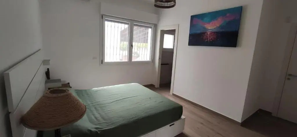 Seaside Villa with Hot Tub, 5mins walk from the sea