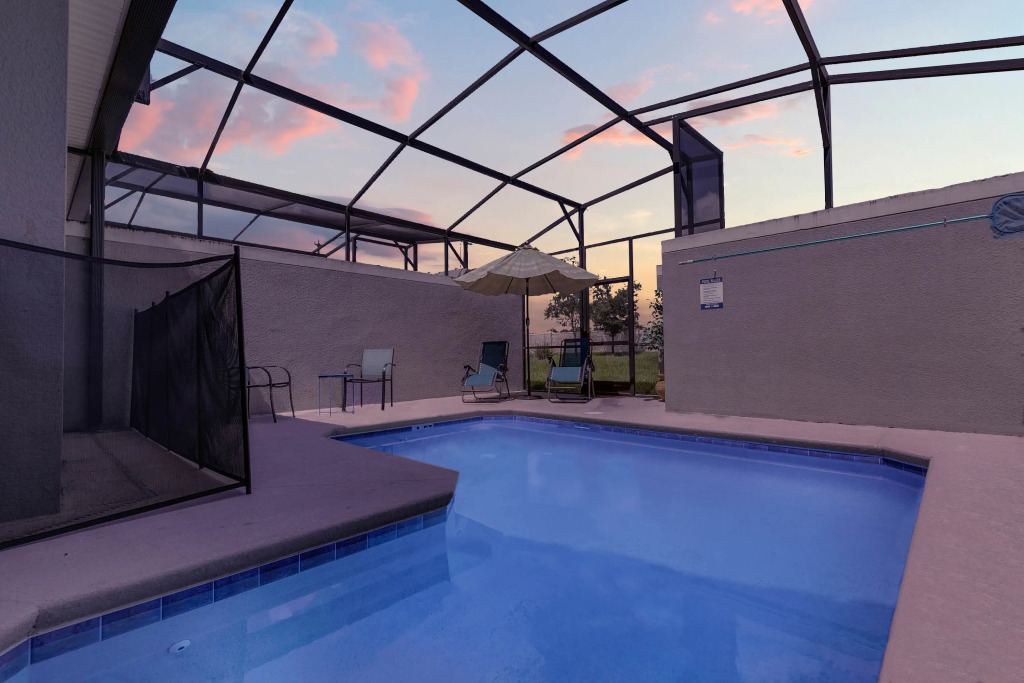 4 Bd 3 Ba Storey Lake 3150 Pp
