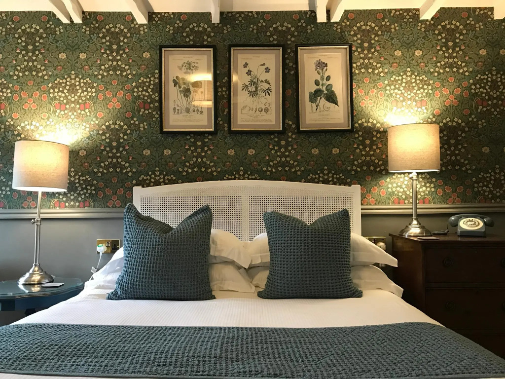 Bridge House Hotel