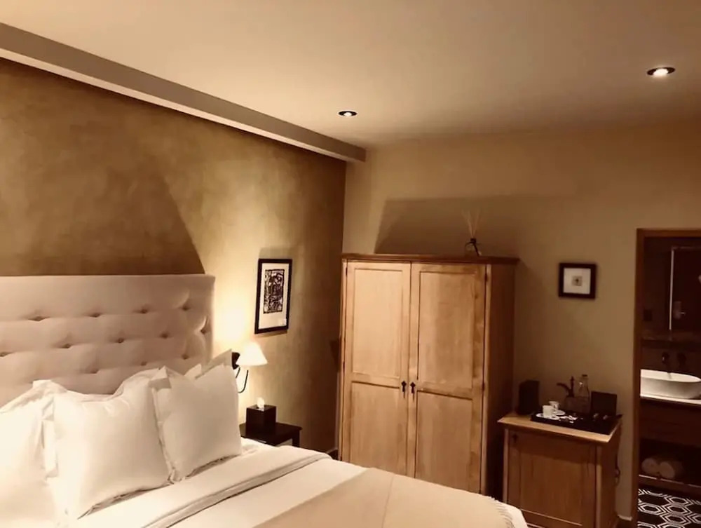 Hotel Bouquet (Adults Only)