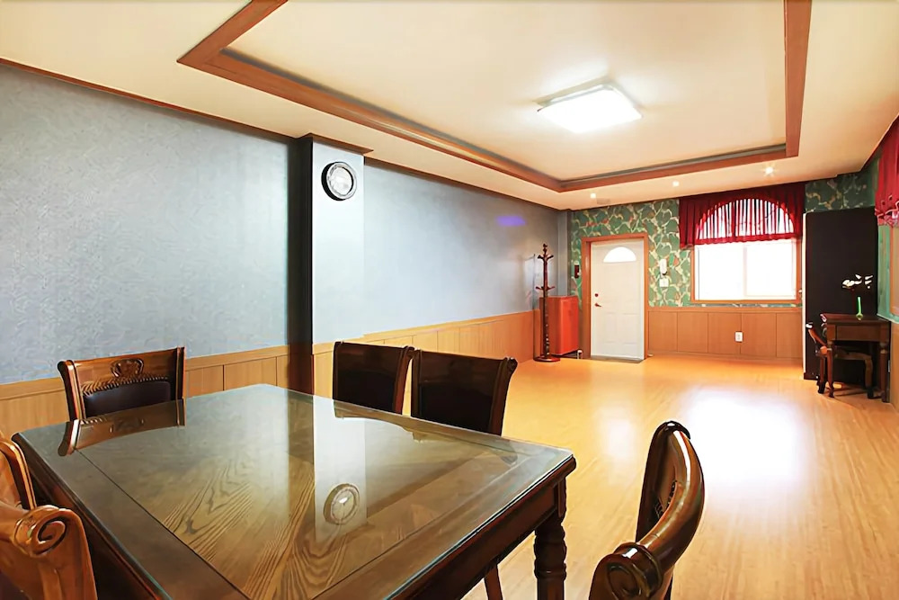 Ganghwa Haeneomi Pension