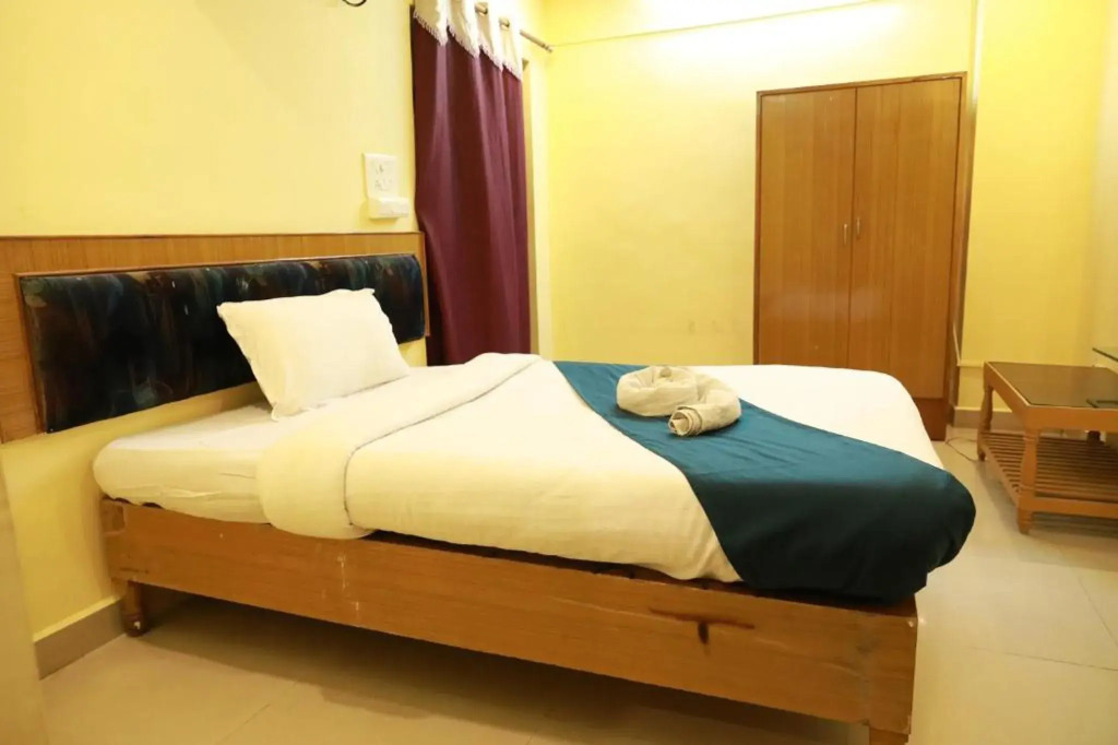 Sravanthy Inn