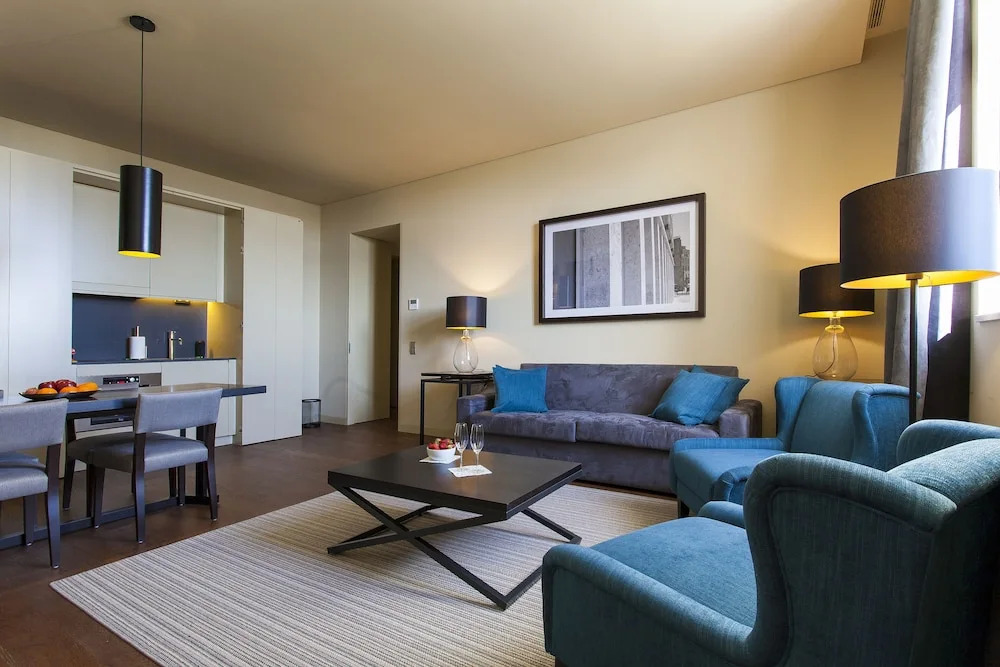 ALTIDO Elegant 1-bed flat, moments from the Cais do Sodré train station