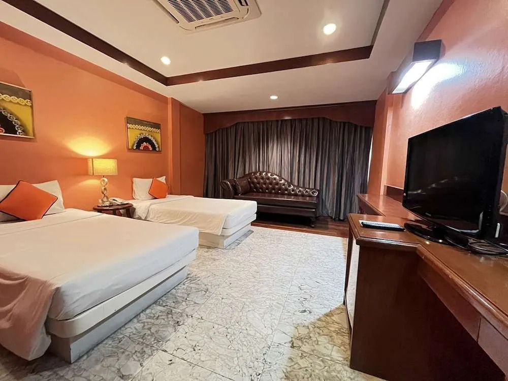 B Buri Hotel