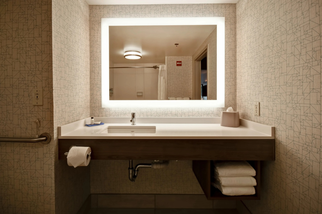 Holiday Inn Express Newport North - Middletown by IHG