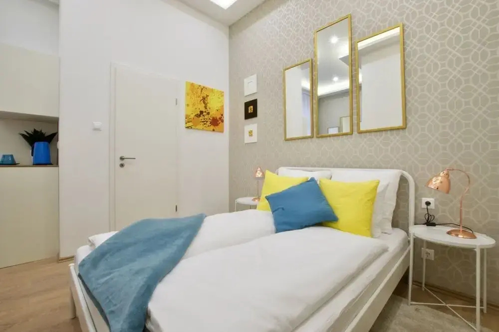 St King 11. Studio Apartments