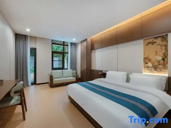 Gushu Yashe Garden Hotel (Du Fu Thatched Cottage Museum Dongpo Road Subway Station)