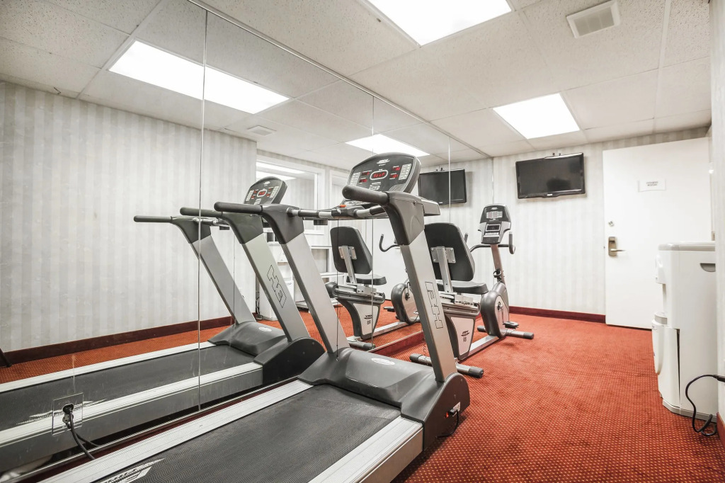Quality Inn & Suites Des Moines - Merle Hay Road