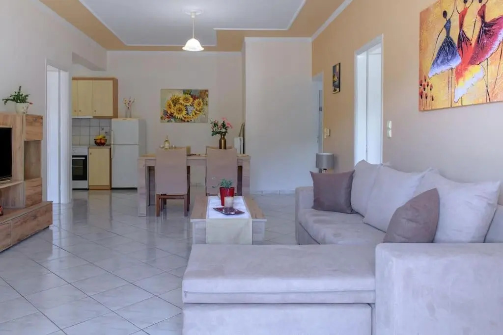 Panos Apartment
