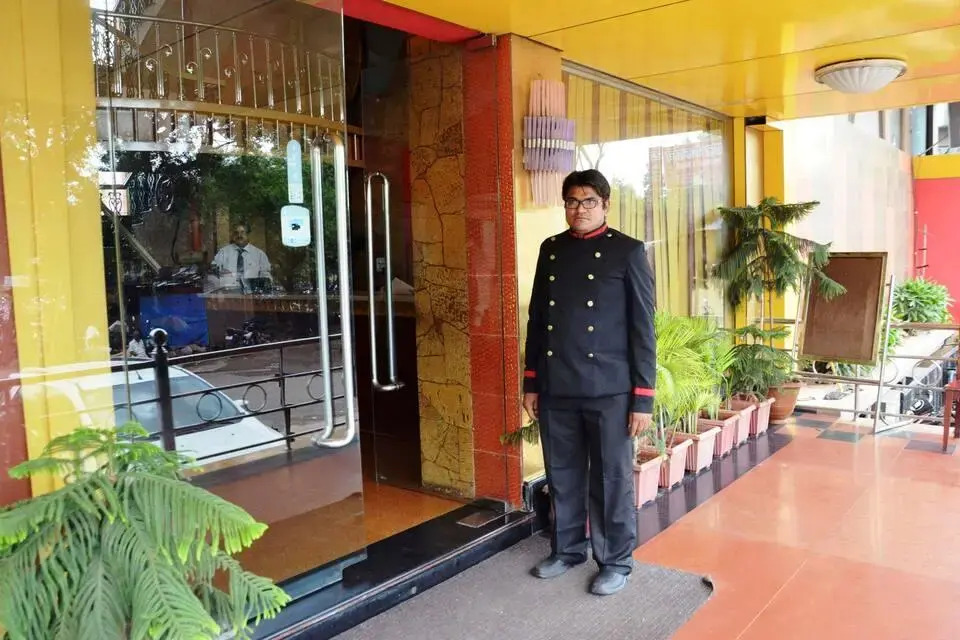 Hotel Rahul Deluxe