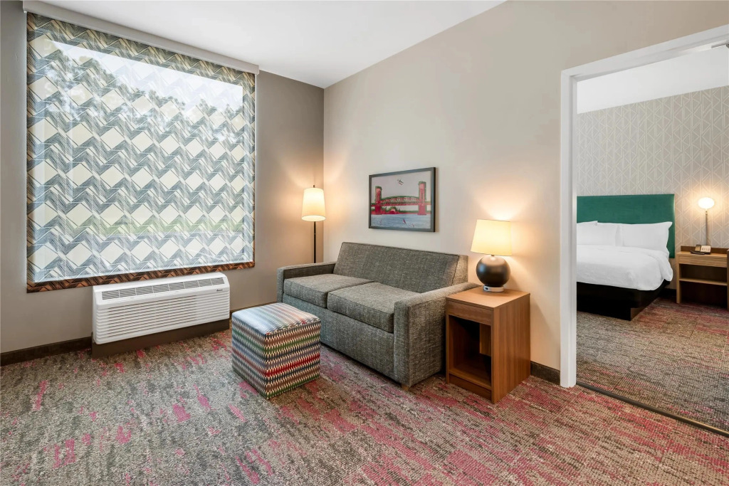 Home2 Suites by Hilton Sneads Ferry North Topsail Beach
